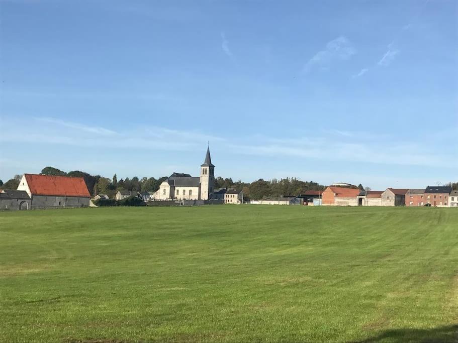 Ferme De La Porte Rouge Andenne Экстерьер фото